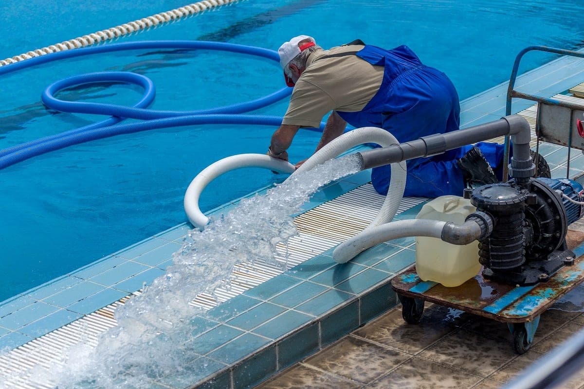 Pool maintenance skimming